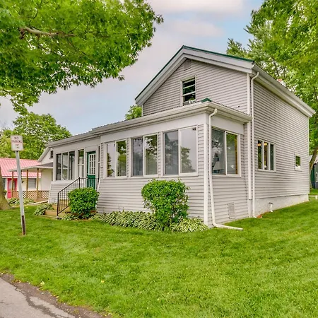 Point Breeze Vacation Rental, Walk To Lake Ontario